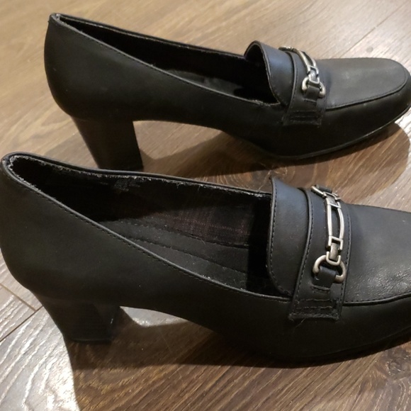 Black square heels - Picture 2 of 3